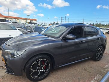 אלפא רומיאו סטלביו