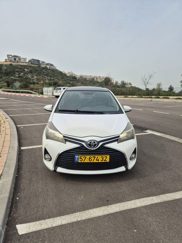 טויוטה יאריס