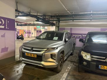 מיצובישי L-200