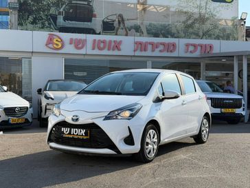 טויוטה יאריס