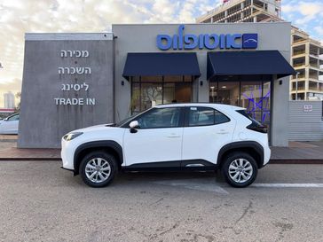 טויוטה יאריס קרוס