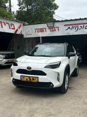 טויוטה יאריס קרוס