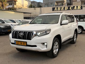 טויוטה לנד קרוזר