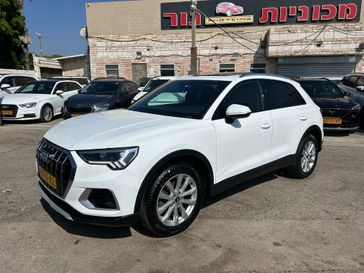 אאודי Q3
