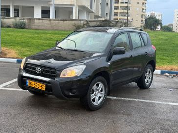 טויוטה RAV4
