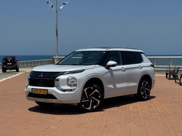 מיצובישי אאוטלנדר