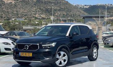 וולבו XC40