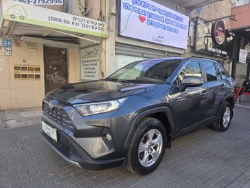 טויוטה RAV4