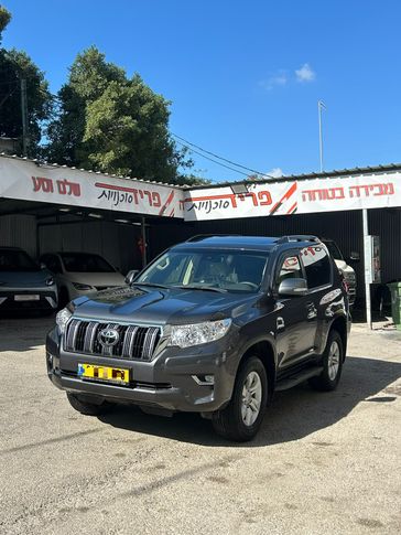 טויוטה לנד קרוזר