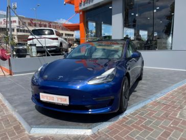 טסלה MODEL 3