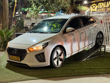 יונדאי איוניק