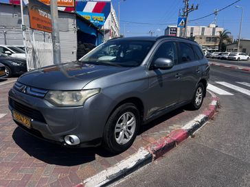 מיצובישי אאוטלנדר