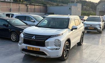 מיצובישי אאוטלנדר