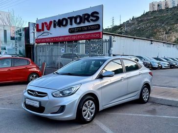 יונדאי I25