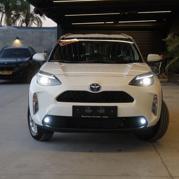 טויוטה יאריס קרוס