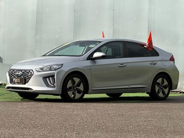 יונדאי איוניק