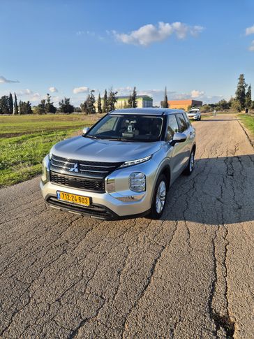 מיצובישי אאוטלנדר