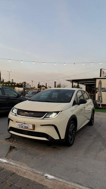 בי ווי די BYD DOLPHIN