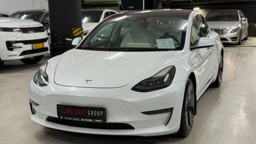 טסלה MODEL 3