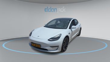 טסלה MODEL 3