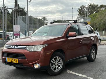 מיצובישי אאוטלנדר