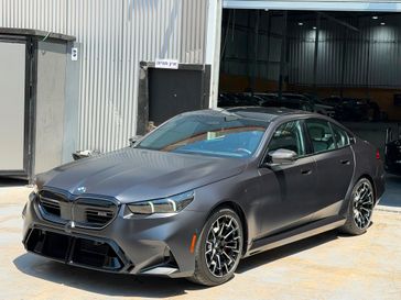 ב מ וו M5