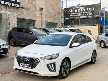 יונדאי איוניק