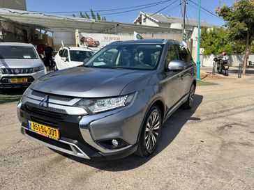 מיצובישי אאוטלנדר