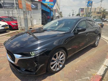 מזדה 3