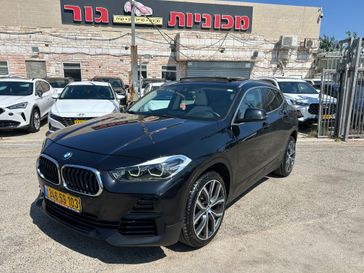ב מ וו X2