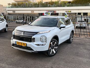 מיצובישי אאוטלנדר