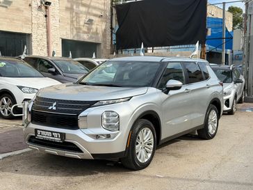 מיצובישי אאוטלנדר