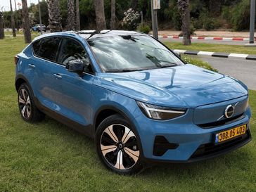 וולבו C40