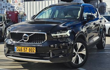 וולבו XC40