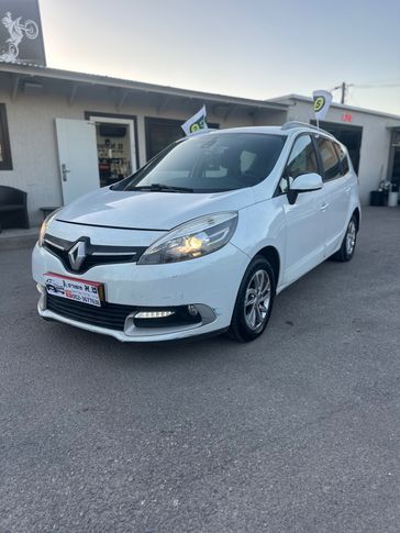 רנו גראנד סניק