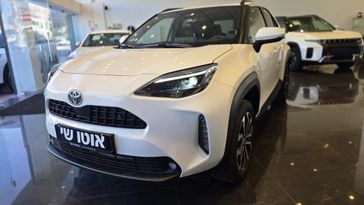 טויוטה יאריס קרוס