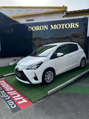 טויוטה יאריס