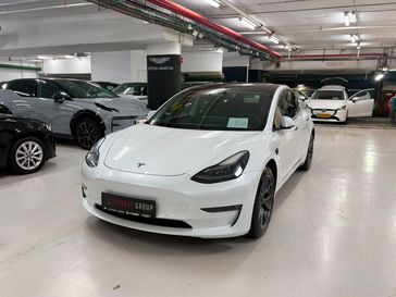 טסלה MODEL 3