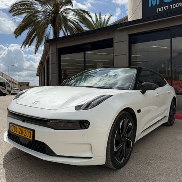 זיקאר ZEEKR 001