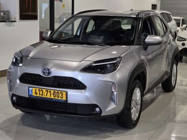 טויוטה יאריס קרוס