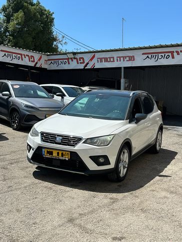 סיאט ארונה