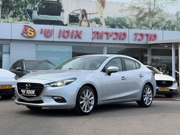 מזדה 3