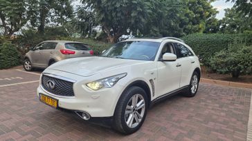 אינפיניטי QX70