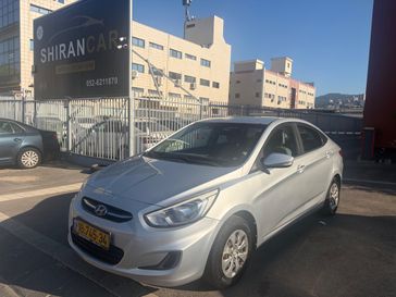 יונדאי I25