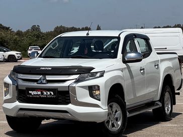 מיצובישי L-200