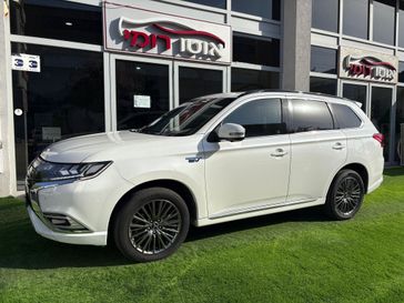 מיצובישי אאוטלנדר