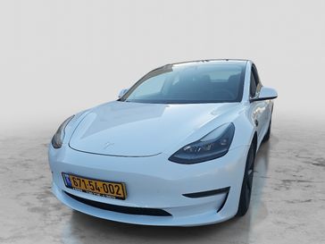 טסלה MODEL 3