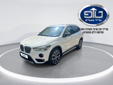 ב מ וו X1