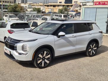 מיצובישי אאוטלנדר