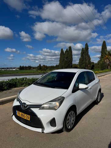 טויוטה יאריס